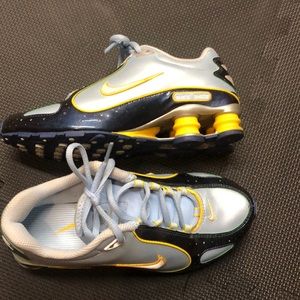 Nike Shox Monster 4.5 Y/ women’s 6